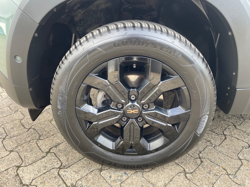 Fahrzeugabbildung Duster +++4WD+++AHK+++ Bild 19 von 50