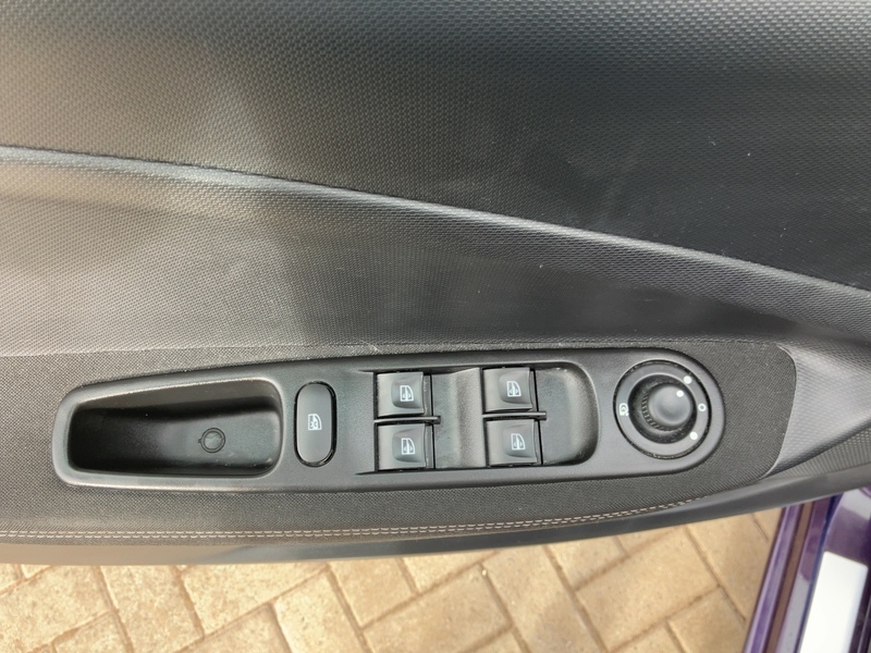 Fahrzeugabbildung Zoe Entry ZE40 inkl.Batterie Bild 14 von 20