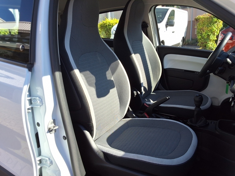 Fahrzeugabbildung Twingo KLIMA/RADIO/ Bild 11 von 16