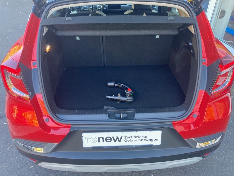 Fahrzeugabbildung Captur INTENS E-TECH Plug-in 160 (MY21) Bild 3 von 12