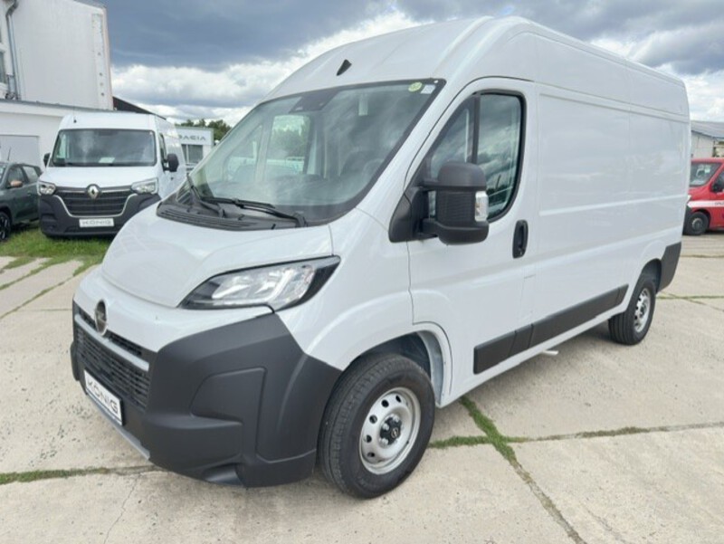 Opel Movano