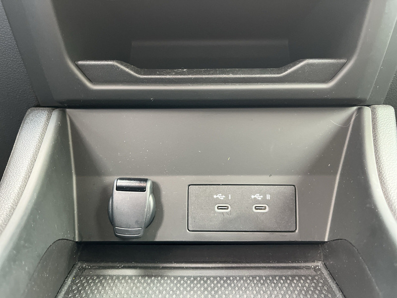 Fahrzeugabbildung Captur Wi-Pak,RF-Kam. Bild 20 von 25
