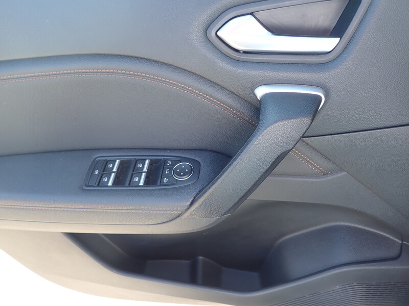 Fahrzeugabbildung Captur Initiale Paris E-TECH Plug-In 160 Bild 14 von 18