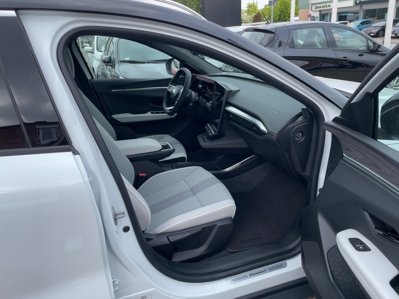 Fahrzeugabbildung Scenic E-Tech 100% ele Iconic 220 Long Range Bild 7 von 15