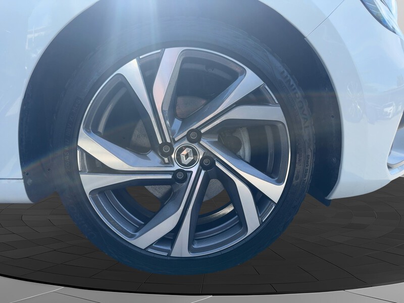 Fahrzeugabbildung Clio + Allwetter + SOH 81% Bild 10 von 10
