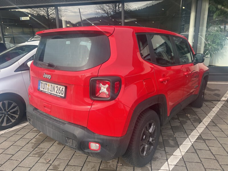 Fahrzeugabbildung Renegade 1.5 MultiAir Mild Hybrid Longitude Bild 6 von 17