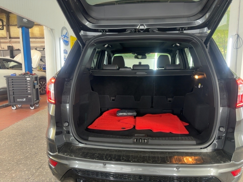 Fahrzeugabbildung Kuga 1.5 EcoBoost ST-Line 4x4 Start/Stopp Bild 5 von 26