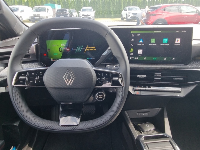 Fahrzeugabbildung Clio Techno Full Hybrid E-Tech 160 Bild 9 von 14