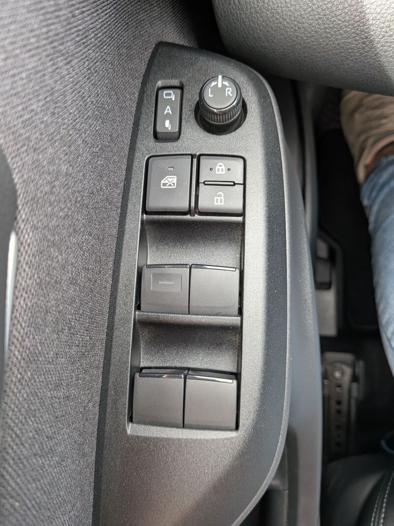 Fahrzeugabbildung Yaris ABS Fahrerairbag ESP Bild 9 von 15