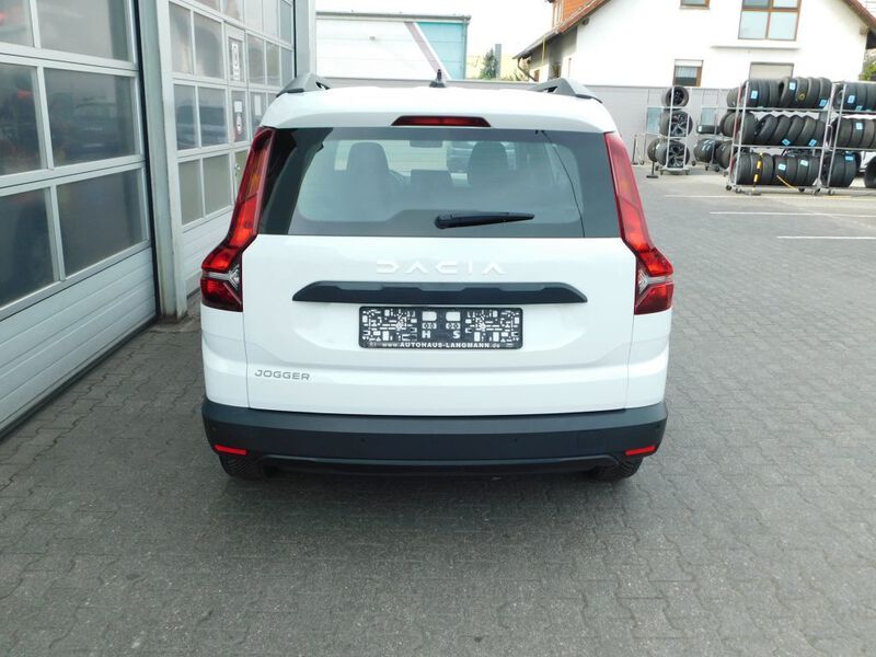 Fahrzeugabbildung Jogger Essential TCe 100 ECO-G Bild 5 von 15