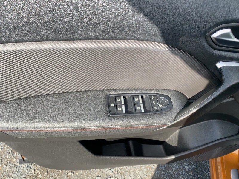 Fahrzeugabbildung Captur R.S. LINE TCe 140 Bild 13 von 19