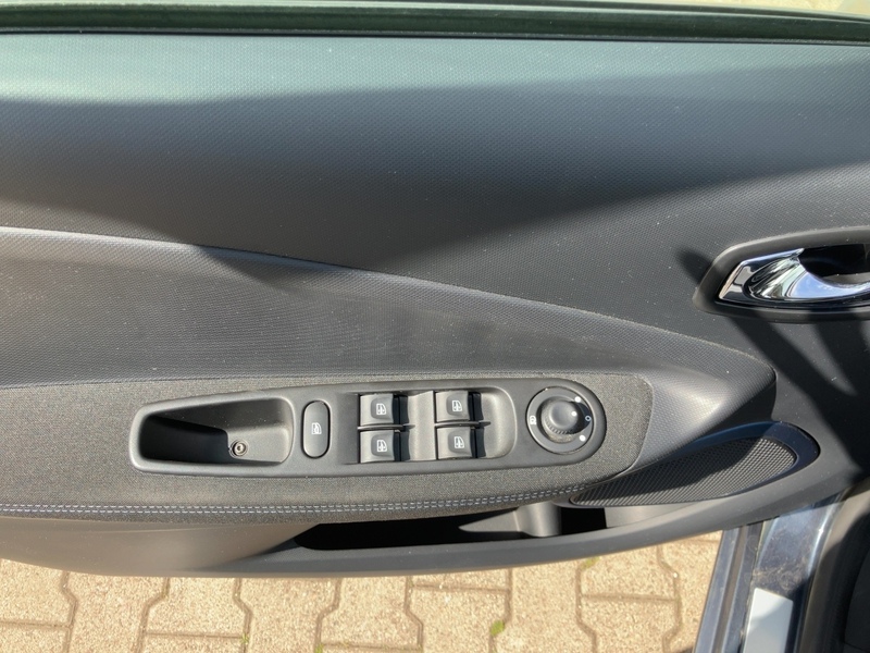 Fahrzeugabbildung Zoe Entry Z.E. 40 Bild 14 von 20
