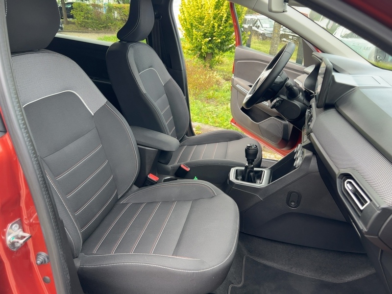 Fahrzeugabbildung Jogger 1.0 TCe 110 Extreme+ *7-Sitzer* Bild 11 von 15