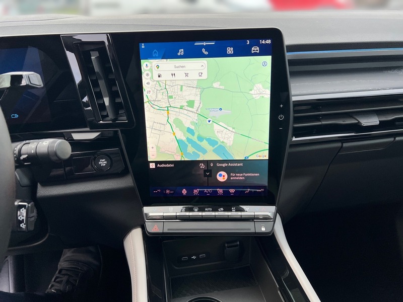 Fahrzeugabbildung Espace 6 Iconic E-Tech Full Hybrid 200 Bild 7 von 12