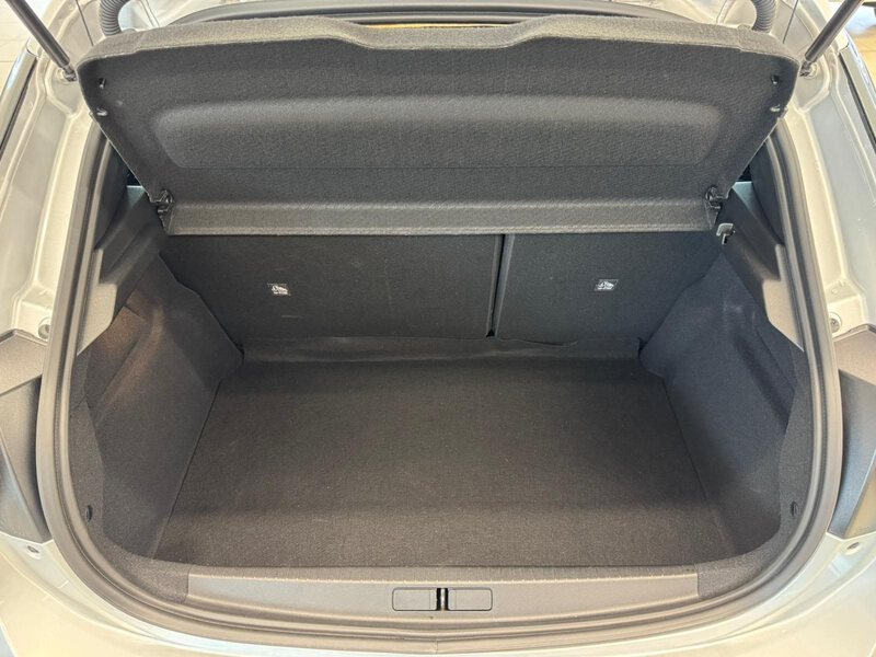 Fahrzeugabbildung Corsa 1.2 Turbo GS Kamera Klima CarPlay Bild 10 von 33
