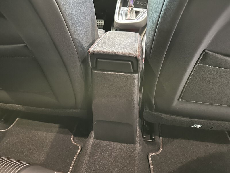 Fahrzeugabbildung Clio R.S. LINE E-TECH 145 Bild 16 von 50