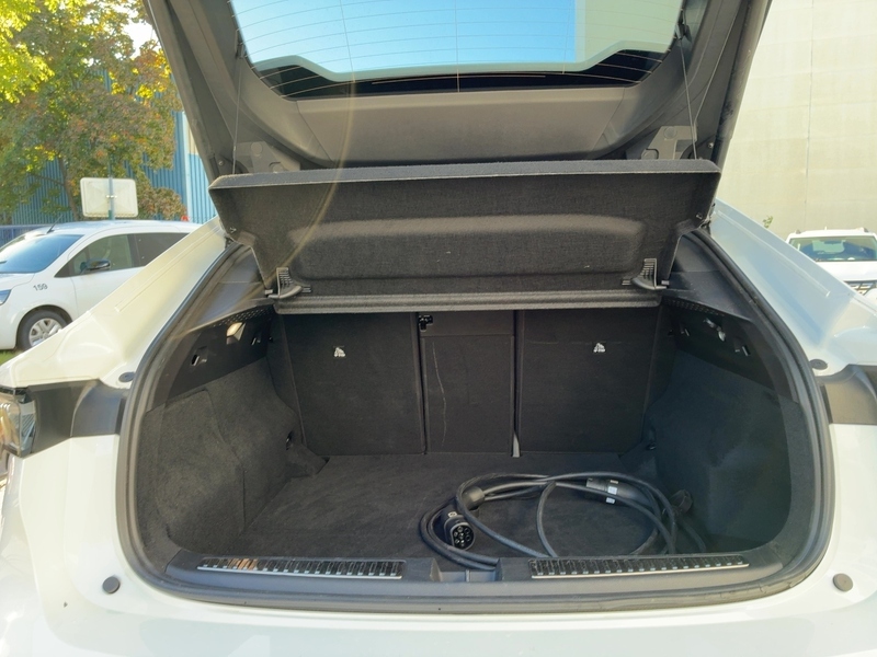 Fahrzeugabbildung Rafale Atelier Alpine Plug-in Hybrid 300 4x4*GJR Bild 13 von 15