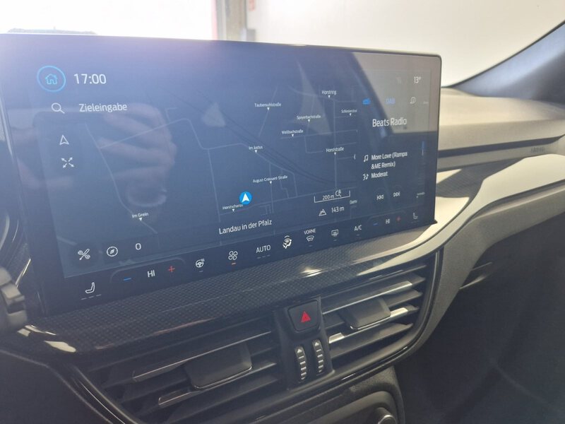 Fahrzeugabbildung Focus 1.0 EcoBoost ST-Line Turnier SYNC4 Bild 18 von 25