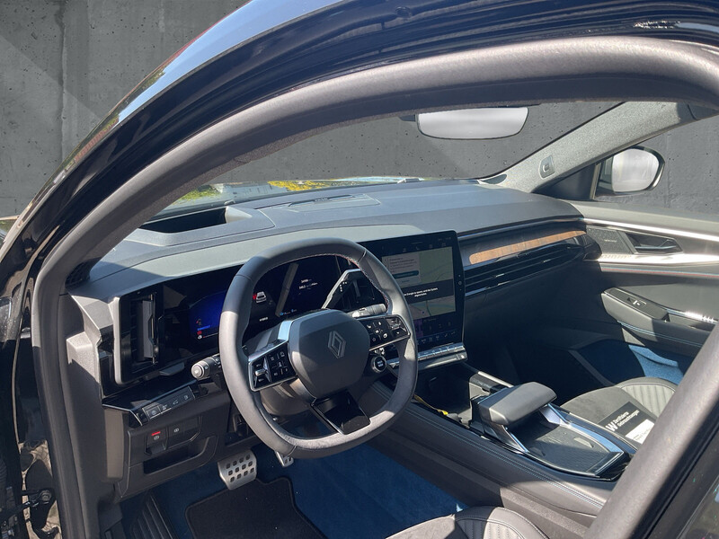 Fahrzeugabbildung Rafale Atelier Alpine E-Tech Plug-in 300 4x4 Bild 9 von 14