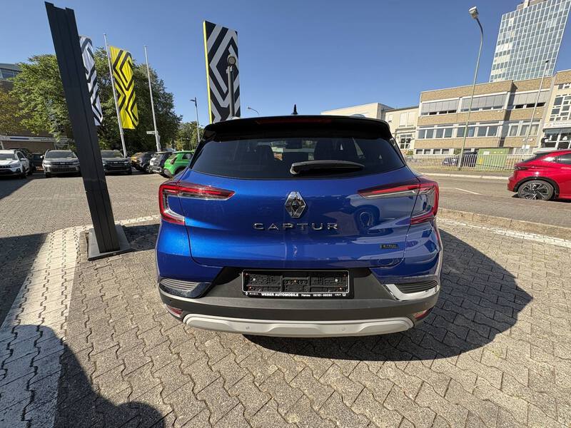 Fahrzeugabbildung Captur II 1.6 E-TECH Plug-in Hybrid 160 Techno Bild 5 von 18