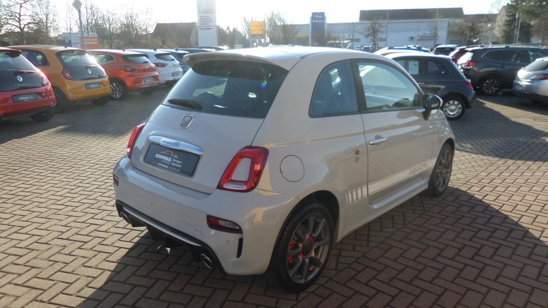 Fahrzeugabbildung Abarth Einparkhilfe hinten Klimaanlage DAB+ Bild 4 von 14