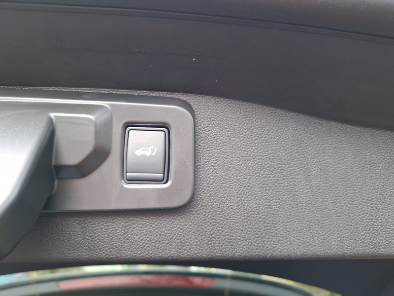 Fahrzeugabbildung Austral Iconic Esprit Alpine E-Tech Full Hybrid 200 Bild 7 von 13