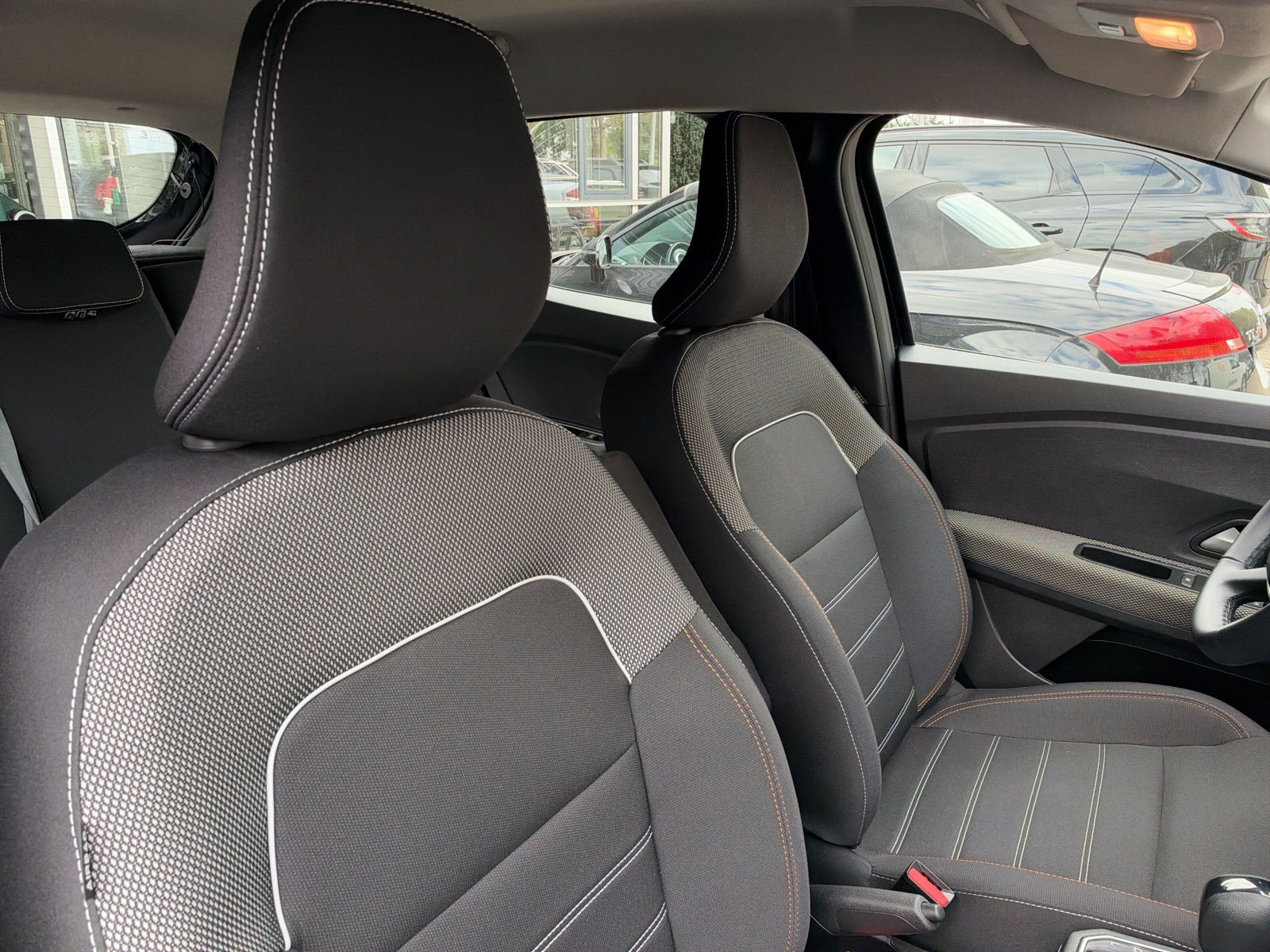 Dacia Sandero – Bild 13