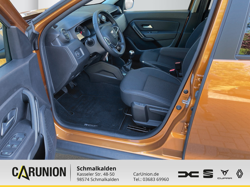 Fahrzeugabbildung Duster Urban TCe 130 4WD GPF Bild 7 von 10