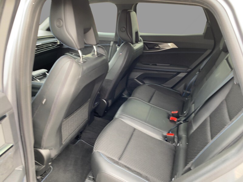 Fahrzeugabbildung Austral Iconic Esprit Alpine E-Tech full hybrid 200 Bild 8 von 19
