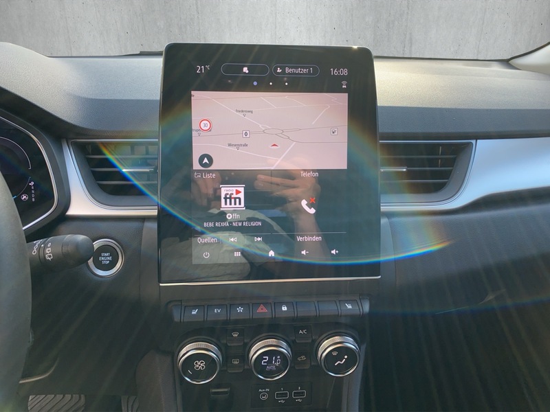 Fahrzeugabbildung Captur Intens Pugin Hybrid AHK Bild 14 von 15