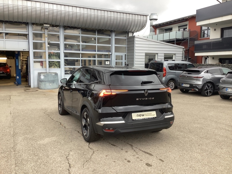 Fahrzeugabbildung Symbioz Techno E-Tech Full Hybrid 145 Bild 4 von 16