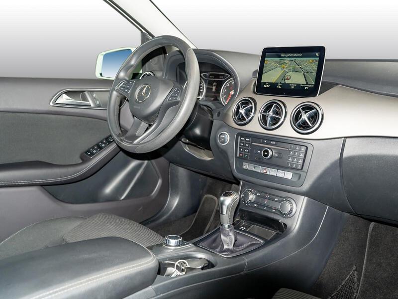 Mercedes-Benz B 180