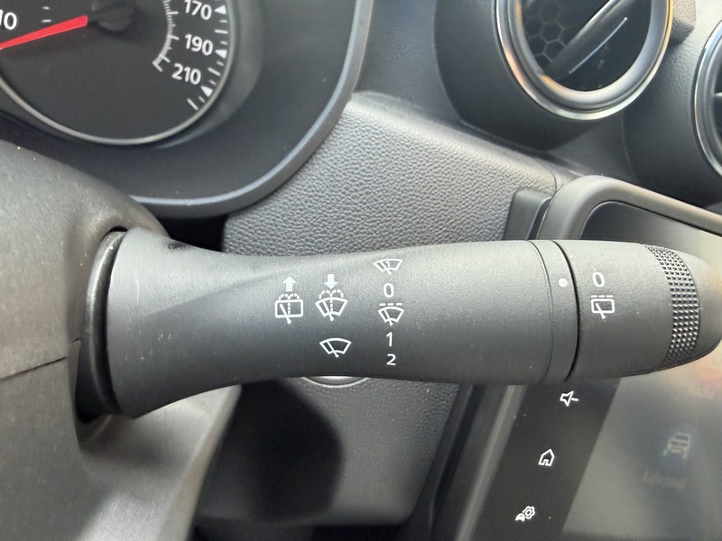 Fahrzeugabbildung Duster ++Klima++Navi++GJR Bild 18 von 43