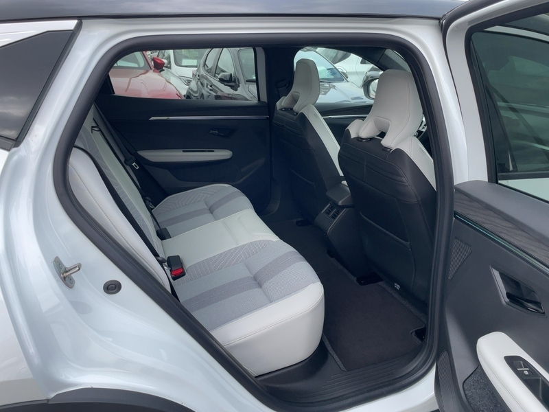 Fahrzeugabbildung Scenic E-Tech 100% ele Iconic 220 Long Range Bild 8 von 15