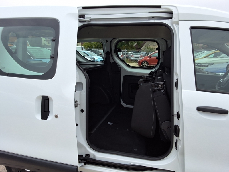 Fahrzeugabbildung Dokker VP Comfort 1.5 Blue dCi 95 Bild 7 von 10