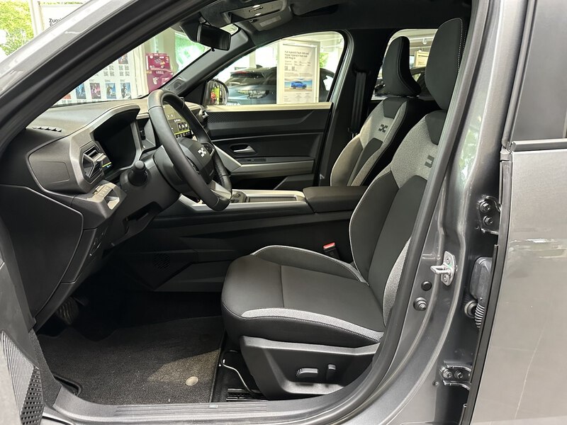 Fahrzeugabbildung Bigster Journey HYBRID 155 Bild 34 von 50