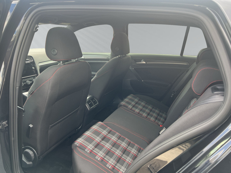 Fahrzeugabbildung Golf VII 2.0 TSI GTI Performance OPF Bild 8 von 12