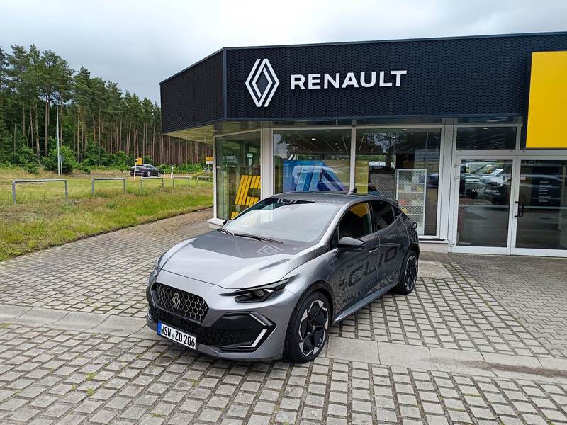 Fahrzeugabbildung Clio Techno Full Hybrid E-Tech 160 Bild 1 von 13