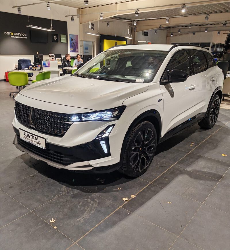 Fahrzeugabbildung Austral Esprit Alpine Full Hybrid E-Tech 200 Bild 1 von 45