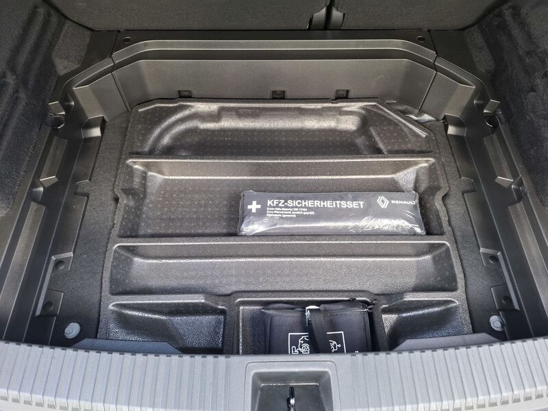 Fahrzeugabbildung Austral Techno Mild Hybrid 160 Automatik Bild 11 von 47