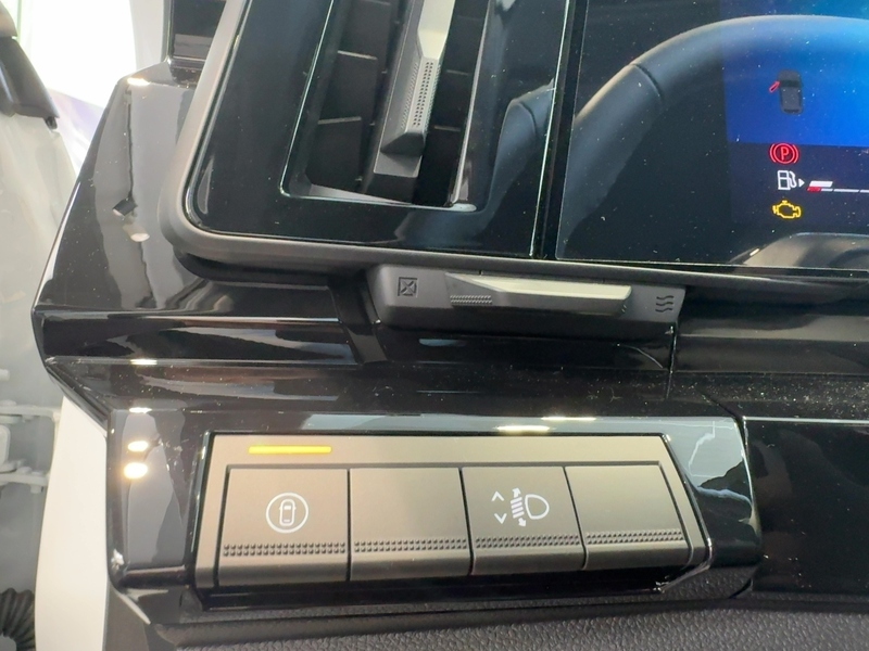 Fahrzeugabbildung Austral Evolution Mild Hybrid 160 Automatik Bild 15 von 16