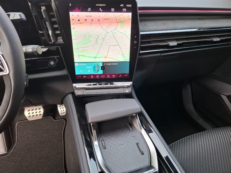 Fahrzeugabbildung Austral Iconic Esprit Alpine E-Tech Full Hybrid 200 Bild 10 von 13
