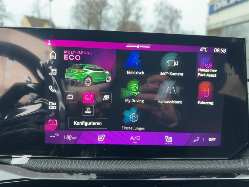 Fahrzeugabbildung Clio Techno Full Hybrid E-Tech 160 Bild 11 von 15