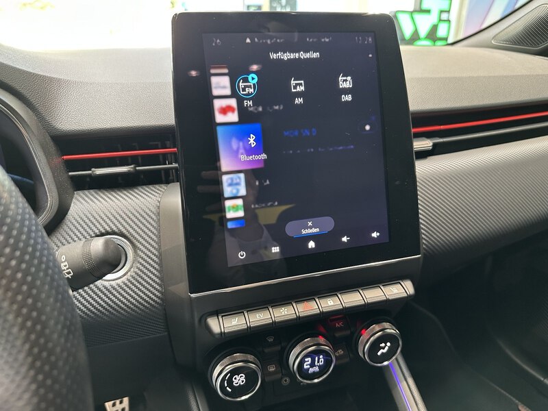 Fahrzeugabbildung Clio R.S. LINE E-TECH 145 Bild 43 von 50