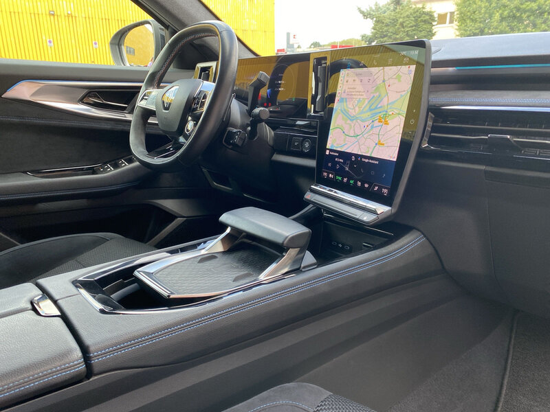 Fahrzeugabbildung Austral Techno Esprit Alpine TCe160 MildHybrid CVT Bild 18 von 20