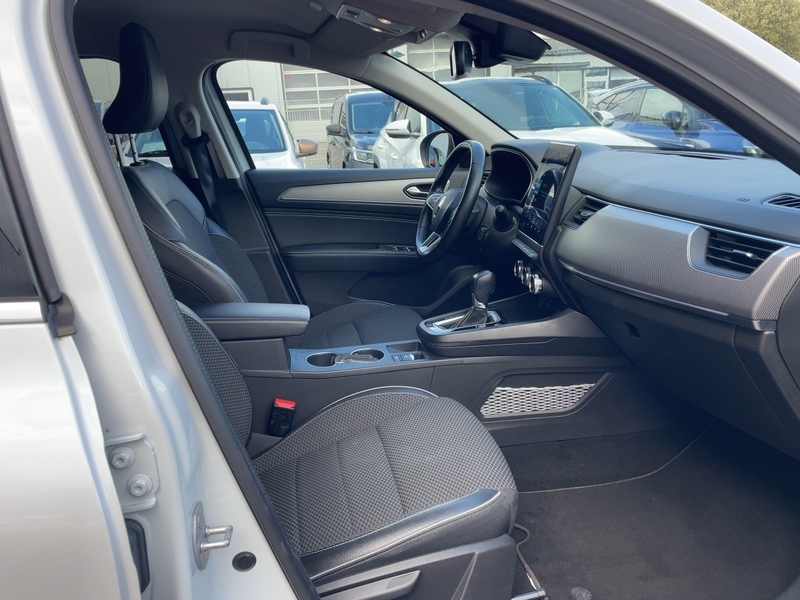 Fahrzeugabbildung Arkana 1.6 E-TECH Hybrid 145 Intens Bild 7 von 15
