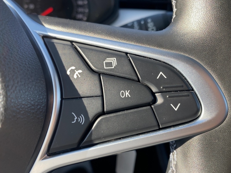 Fahrzeugabbildung Clio EVOLUTION SCe 65 Bild 17 von 21