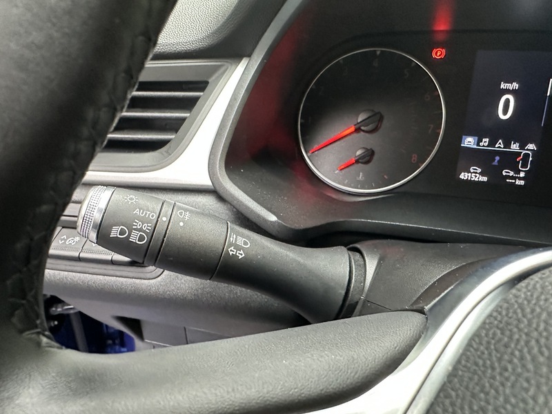 Fahrzeugabbildung Captur EXPERIENCE TCe 90 Bild 35 von 50