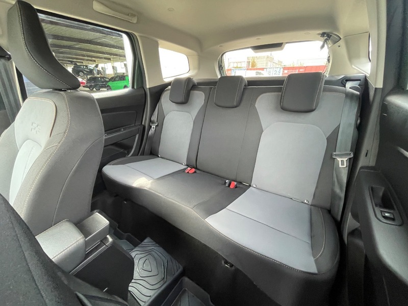 Fahrzeugabbildung Duster +++4WD+++AHK+++ Bild 12 von 50