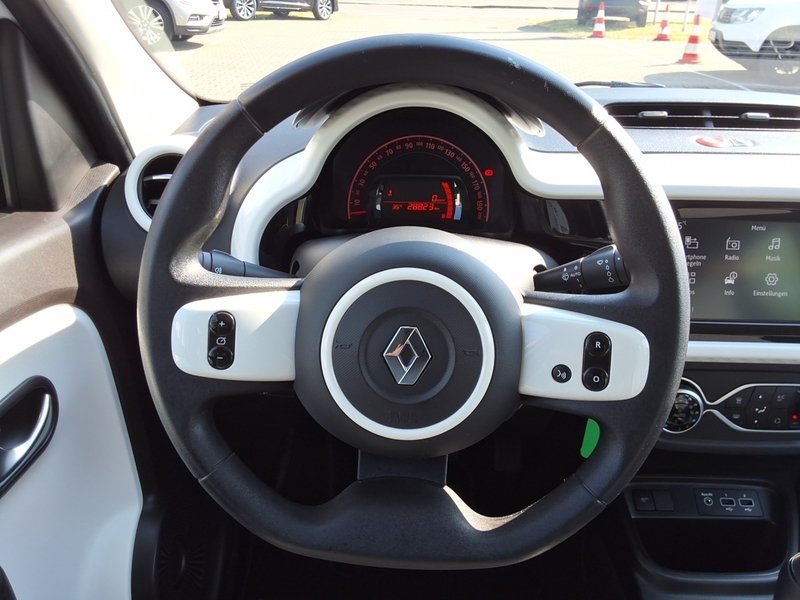 Fahrzeugabbildung Twingo CARPLAY/KLIMA/TOUCH Bild 9 von 16